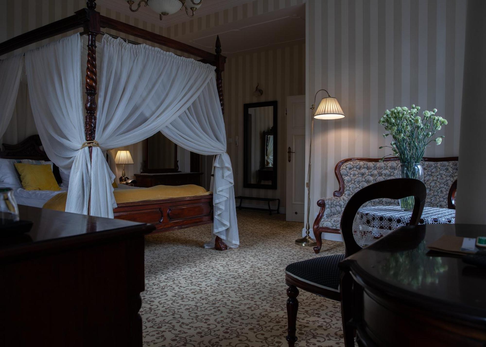 Hotel Debowy Biowellness & Spa Gory Sowie Bielawa  Bagian luar foto