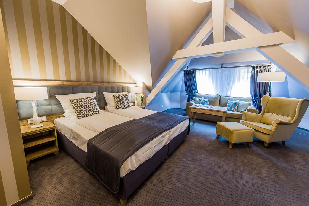 Hotel Debowy Biowellness & Spa Gory Sowie Bielawa  Bagian luar foto